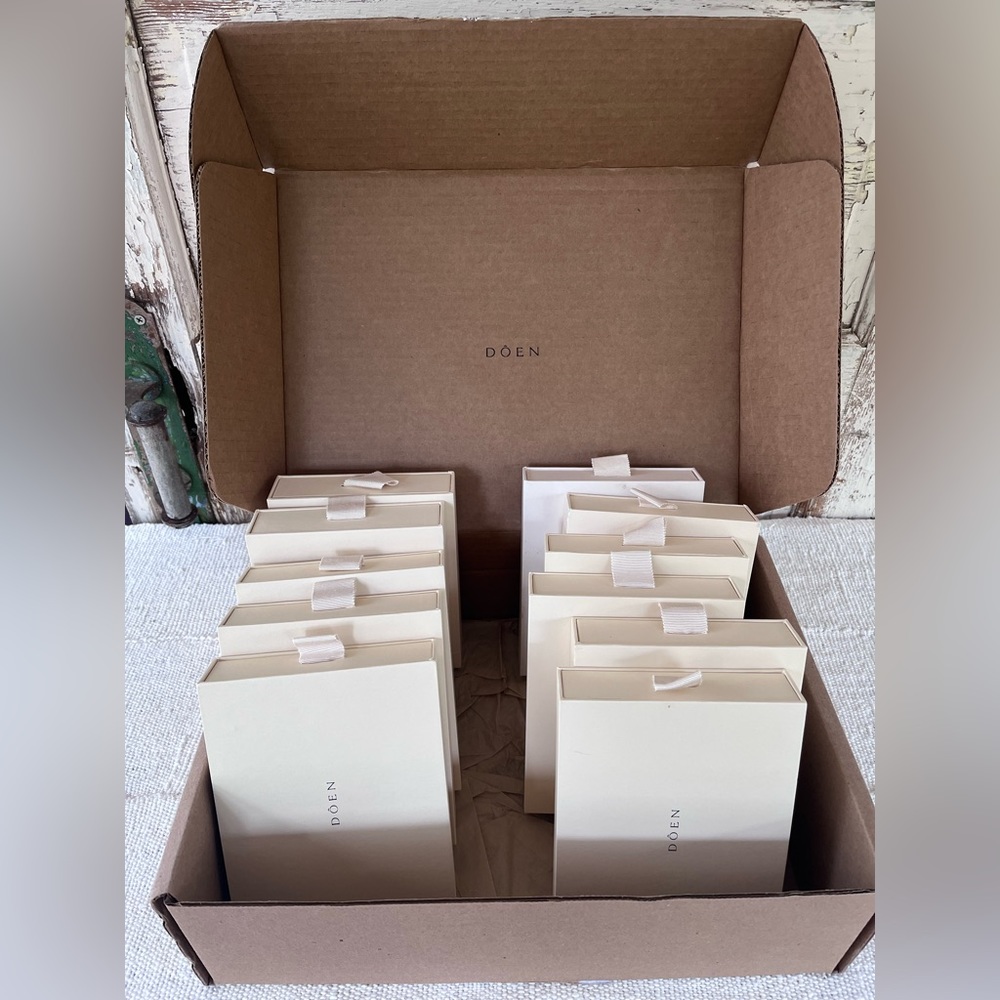 DOEN 11 Gift Boxes in Doen Shipping Box - Use for Jewelry, etc. - Picture 2 of 4